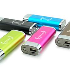 移动电源新趋势 LED灯设计引领高端充电宝市场